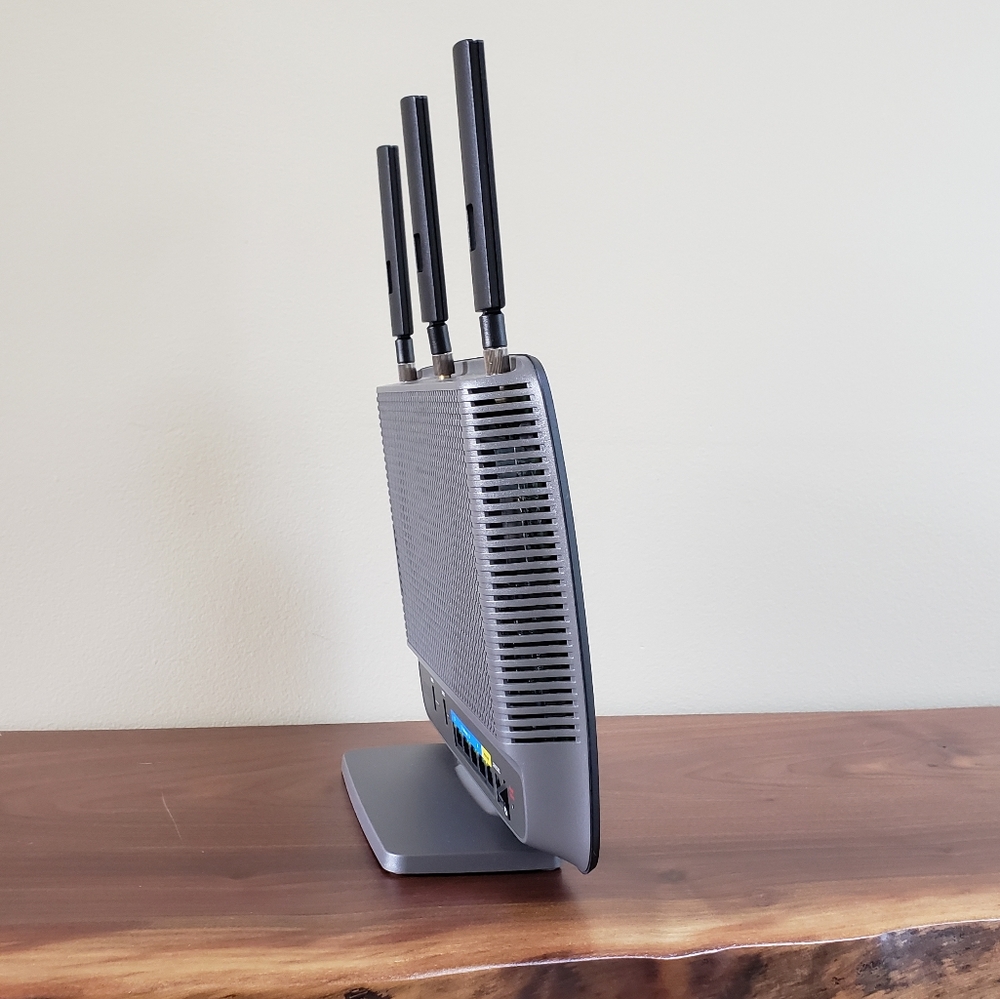 Linksys AC3200 Tri-Band Smart WiFi Router - Picture 10 of 14